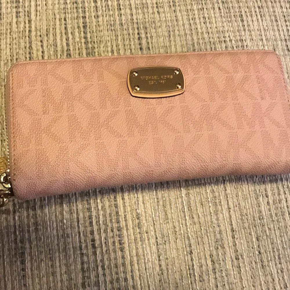 Host Pick!!! Michael Kors Wallet Wristlet
